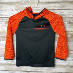 Boys under Armour hooded long sleeve size 5 xs